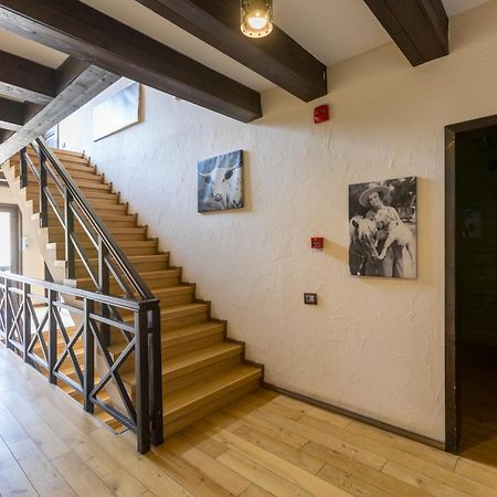 Maggie'S Ranch Hotel Rîşnov Ngoại thất bức ảnh