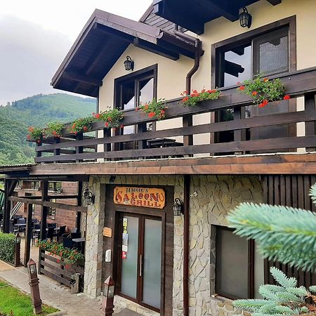 Maggie'S Ranch Hotel Rîşnov Ngoại thất bức ảnh
