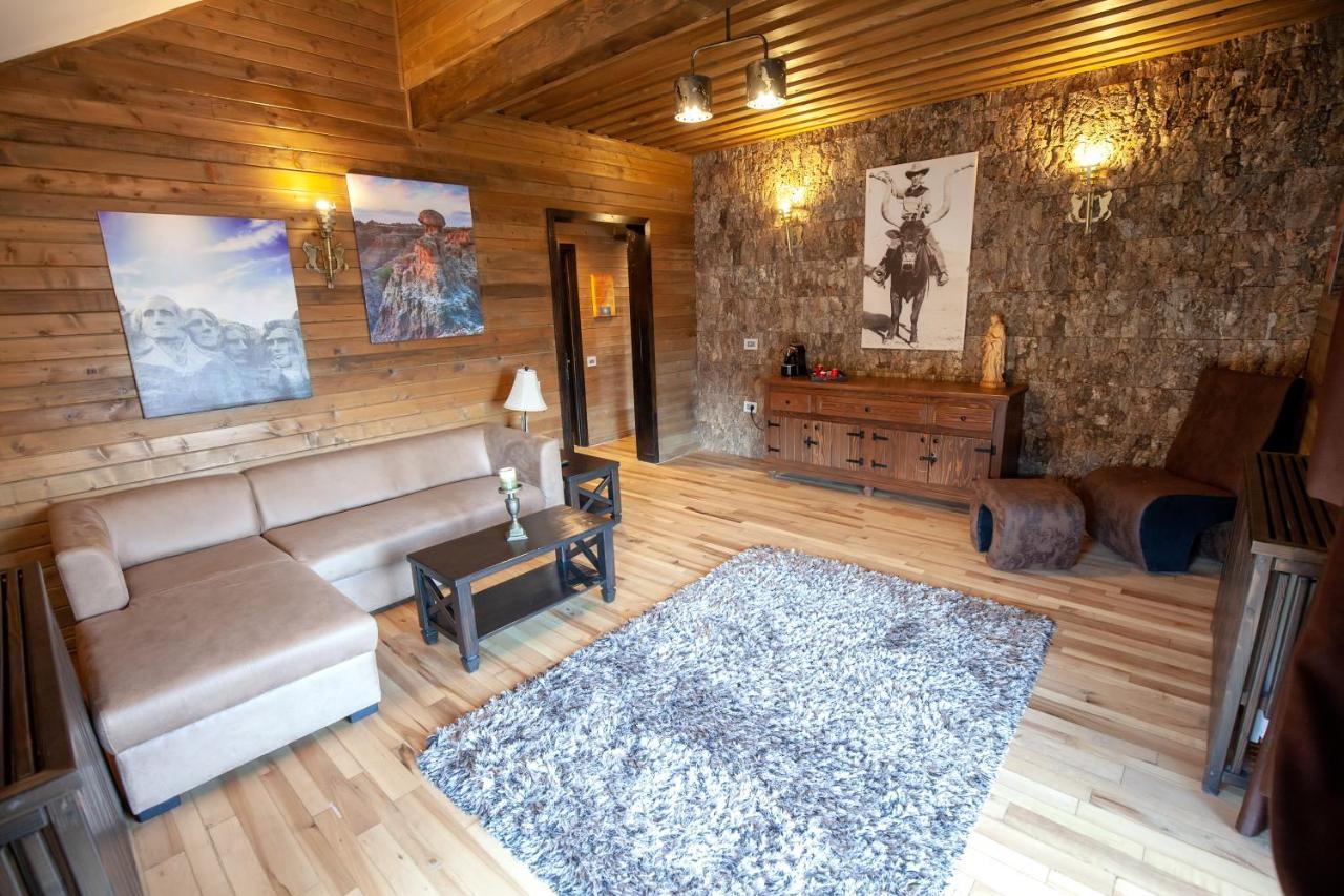 Maggie'S Ranch Hotel Rîşnov Ngoại thất bức ảnh