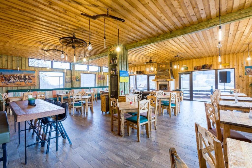 Maggie'S Ranch Hotel Rîşnov Ngoại thất bức ảnh