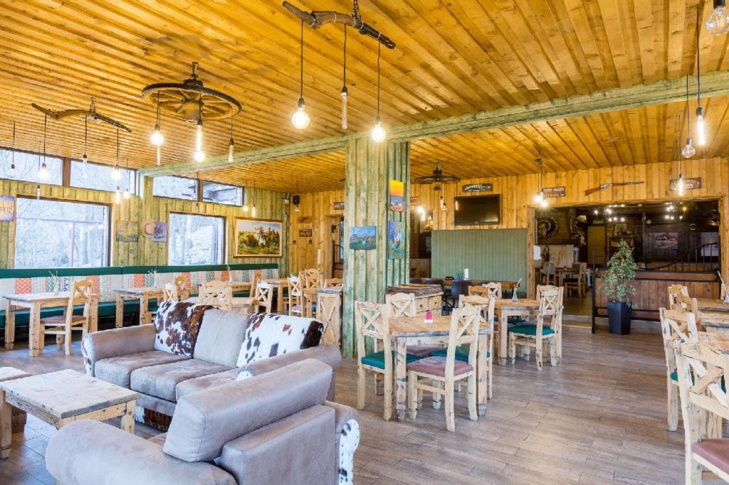 Maggie'S Ranch Hotel Rîşnov Ngoại thất bức ảnh