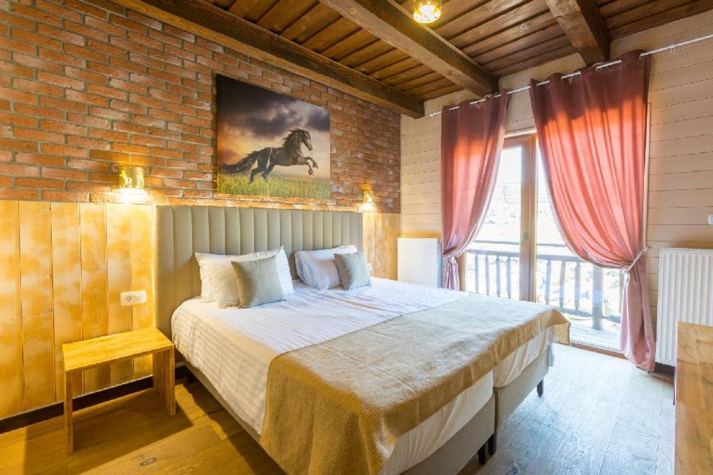 Maggie'S Ranch Hotel Rîşnov Ngoại thất bức ảnh