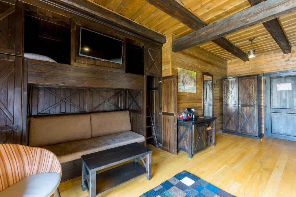 Maggie'S Ranch Hotel Rîşnov Ngoại thất bức ảnh