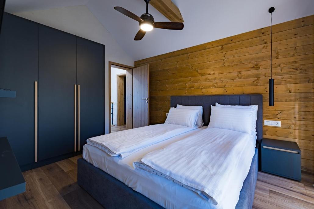Maggie'S Ranch Hotel Rîşnov Ngoại thất bức ảnh