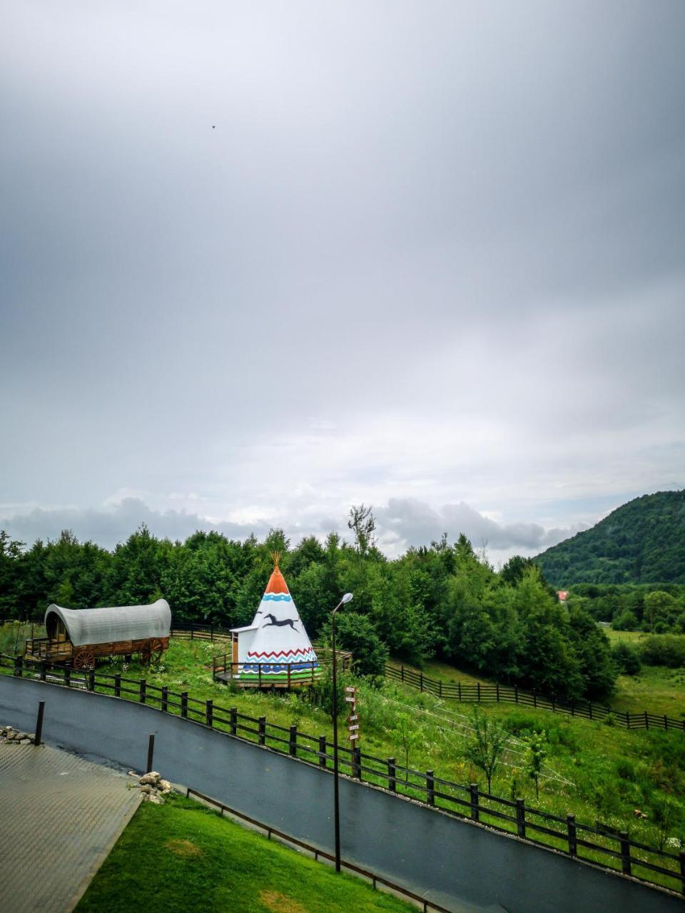 Maggie'S Ranch Hotel Rîşnov Ngoại thất bức ảnh