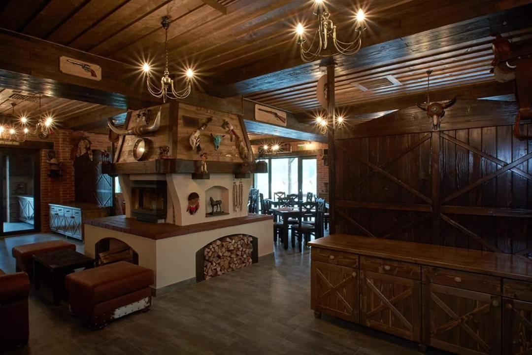 Maggie'S Ranch Hotel Rîşnov Ngoại thất bức ảnh